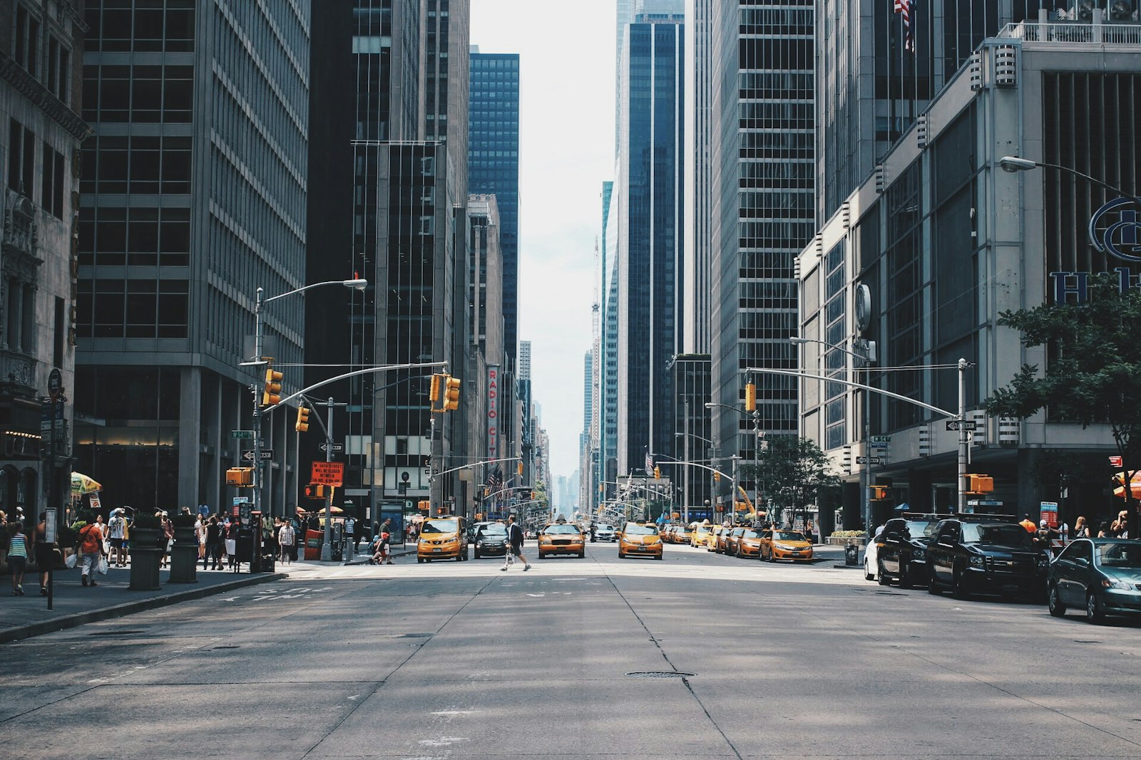 Vista urbana d'una ciutat amb mobilitat sostenible
